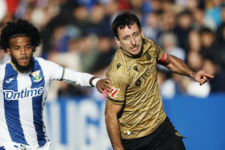 「タケはソシエダでも日本代表でも移動を」過酷日程で荒々しく削られた久保建英だが…“相手守備を崩壊させる直感”をカメラマンは見た(10)