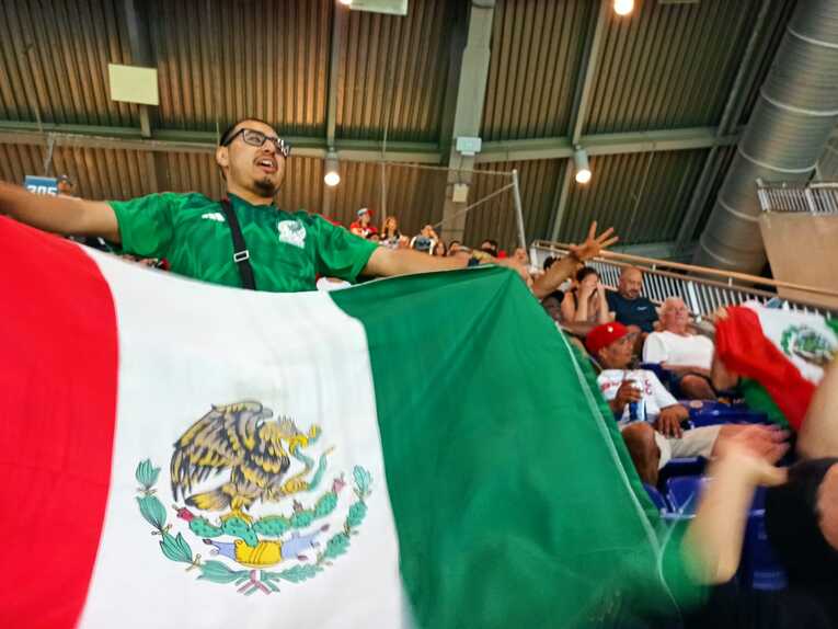 メキシコのファン　©Hiroaki Sawada