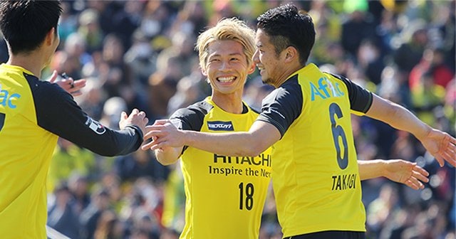 柏レイソル ザスパ草津群馬 瀬川祐輔選手 ルーキーサインカード 川崎F瀬川祐輔、4年ぶりの古巣復帰が決定「レイソルを優勝させる