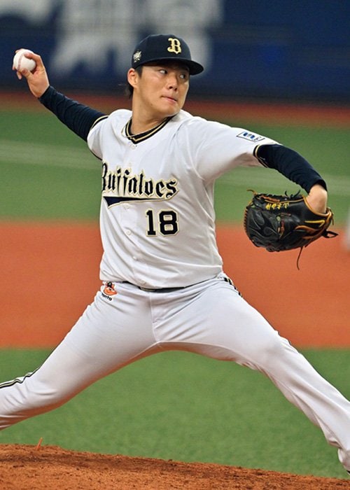 プロ7年での通算防御率は1.82。'21～'23年は史上初の3年連続投手四冠で、3年連続沢村賞は金田正一以来65年ぶり