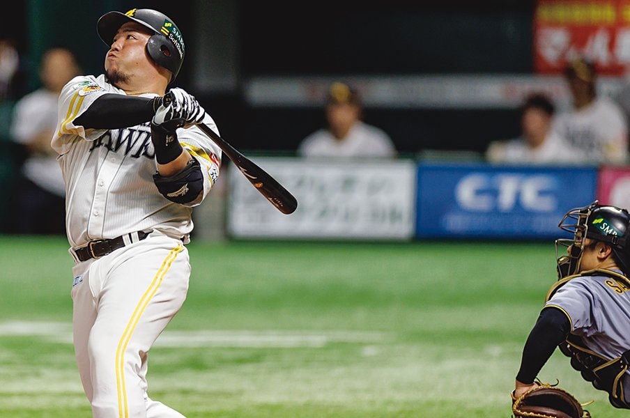 第2戦 ソフトバンク10－1阪神　KEYMAN　山川穂高／坂本誠志郎＜Number Web＞ photograph by Kiichi Matsumoto