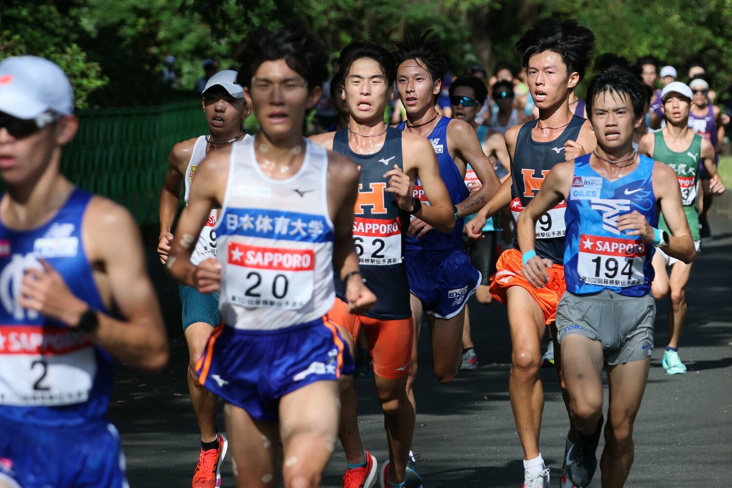 1年太田煌(Hマーク右)、3年田井中悠成(Hマーク左)らも設定通りに踏ん張りを見せたが ©Shigeki Yamamoto