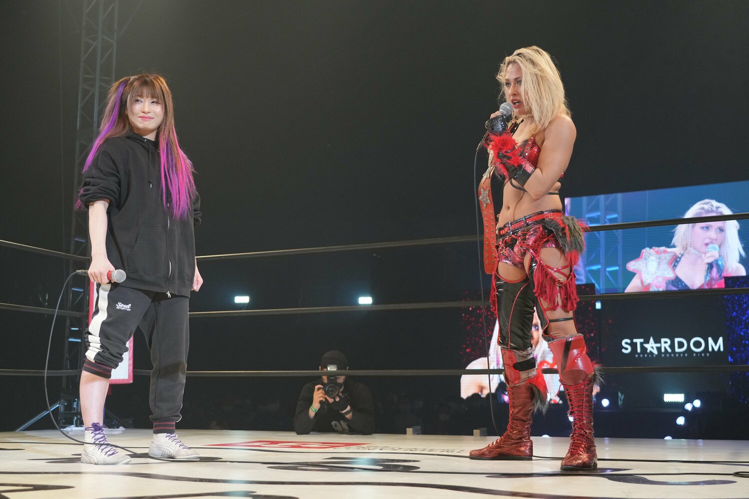 雪妃戦直後のジュリアに挑戦表明したたむ。お互いを「必要とする」ライバル同士の対戦に ©Essei Hara