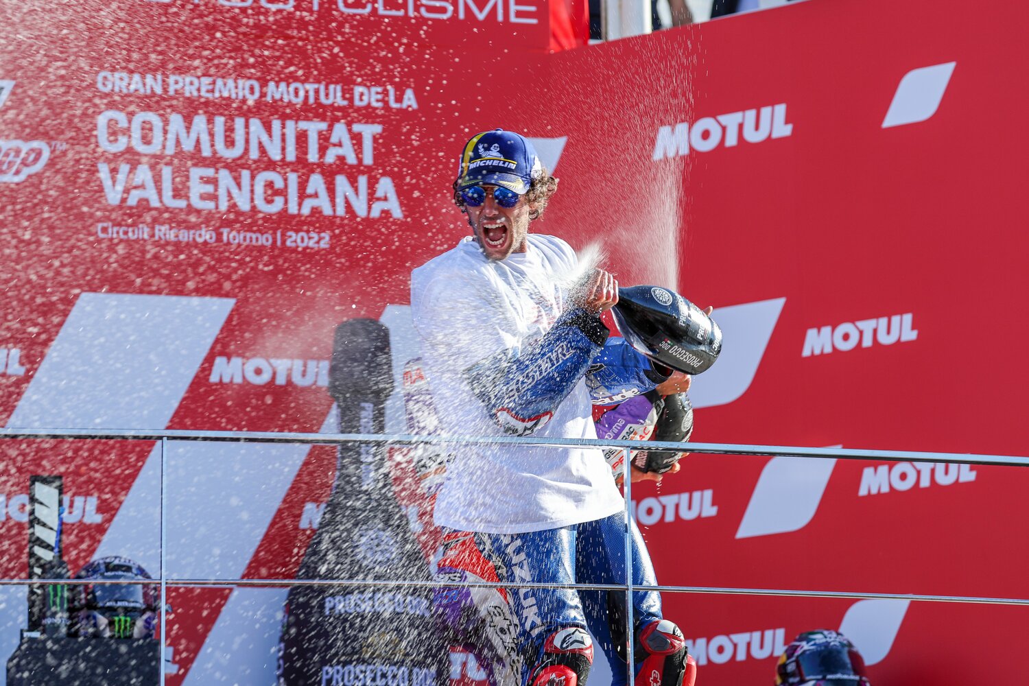 表彰台で喜ぶリンス。今季2勝目で、年間ランキングは7位。来季はLCRホンダに加入する　©Satoshi Endo