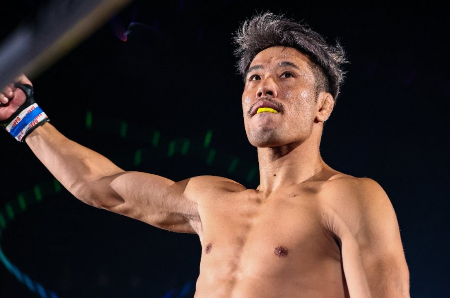 「高校中退して遊んでばかり」「デビュー戦で負けてタバコを捨てた」“どこにでもいるヤンチャな若者”がなぜレジェンド格闘家に？ 金原正徳42歳の半生＜Number Web＞ photograph by RIZIN FF Susumu Nagao