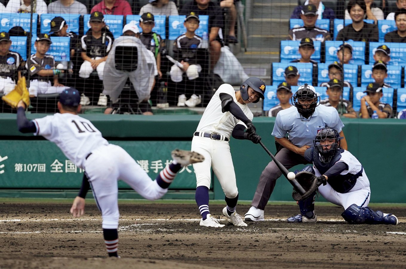 2回戦 8月11日　（富山）未来富山 5－8 高川学園（山口）　初出場で話題となった未来富山はプロ注目のエース江藤に試合を託すが、同点で迎えた4回裏、満塁から高川学園の4番遠矢に走者一掃の二塁打を許してしまい初勝利ならず　KYODO
