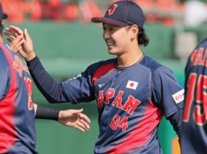 侍ジャパンが西武に緊急連絡「投手をもう1人出して…」“無名の19歳投手”が先発のウラで…井端ジャパンの異変「じつは複数のクローザー候補に断られていた」