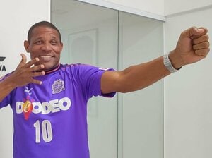 「マキノらに弓矢ポーズ、パクられた(笑)」名ブラジル人FWウェズレイは今、代理人に「貧困家庭の子が多いから学業を。ただ、これがツラいよ」