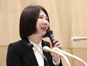 初の女性棋士・西山朋佳31歳決断の経緯と“3大問題点”「女流と両立→過密日程必至」など田丸昇九段が率直に整理「プロ公式戦の通算成績は平均レベル」