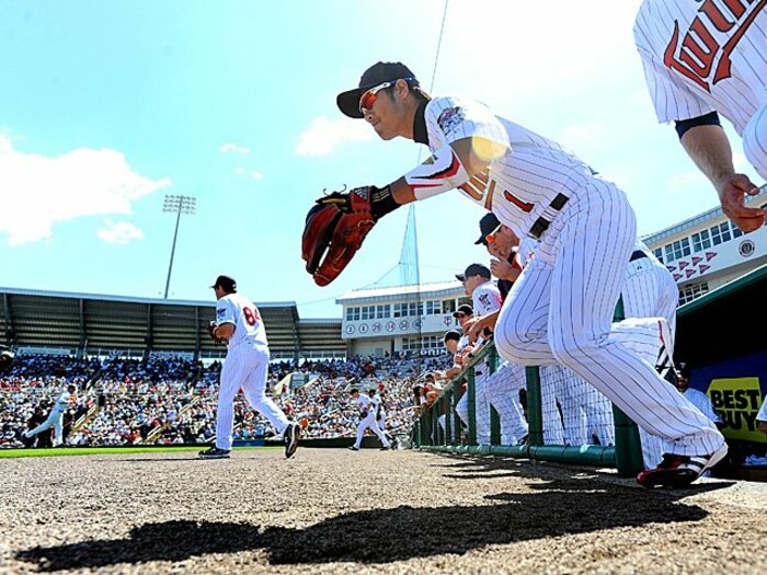 MLBで評価が急落する日本人内野手。ツインズ西岡はレッテルを覆せるか?<Number Web> photograph by AFLO