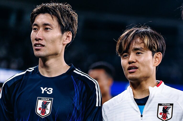 ブラジル戦後の鎌田大地と久保建英。“仲良し”で知られる2人を含めた、歴史的初勝利後のエピソードとは ／ photograph by Kiichi Matsumoto