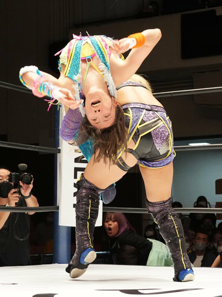 結婚願望も封印？ “スターダムのアイコン”岩谷麻優がガチで狙うIWGP女子王座「KAIRIは一番負けたくない相手」《特別グラビア》(38)