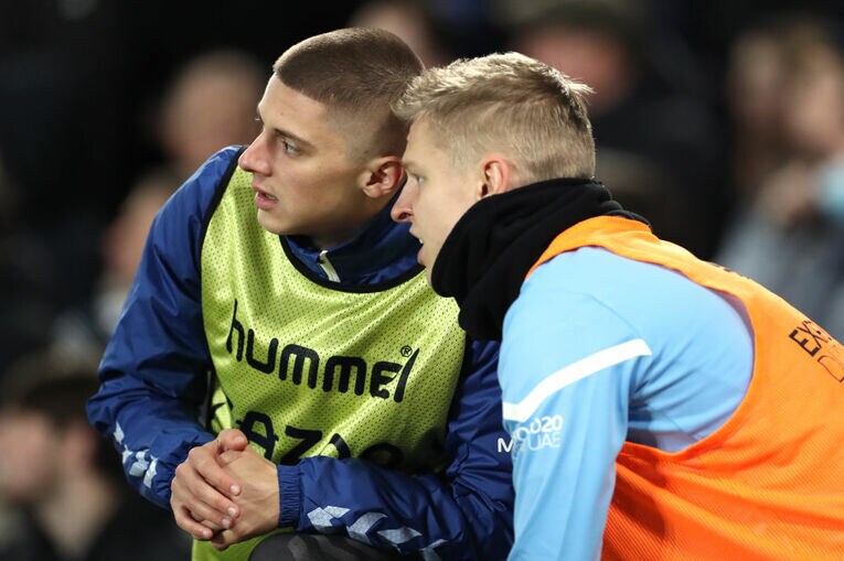 ミコレンコ（左）とジンチェンコは試合中にも会話をかわしていた　©Getty Images