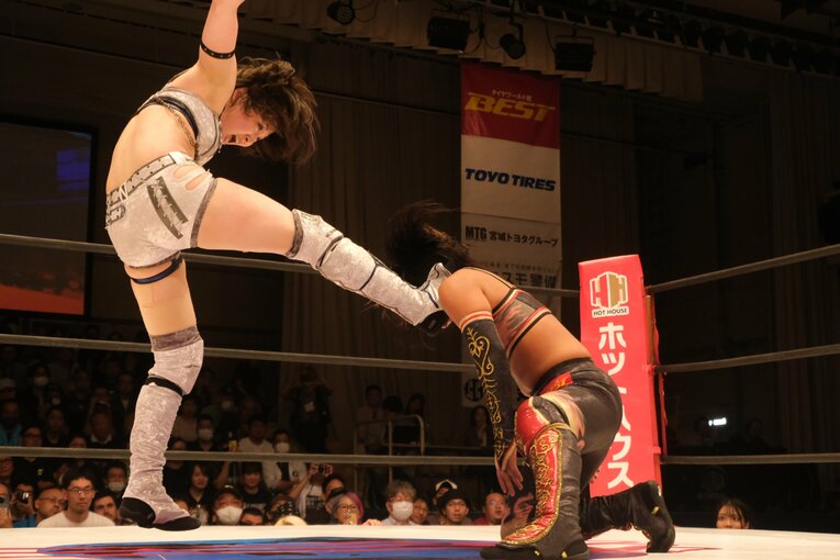 「見栄えなんて関係ない」人気女子レスラー・安納サオリが見せた“底知れないタフさ”…岩田美香戦前、母親に告げられた「勝つまで帰ってくるな」(49)