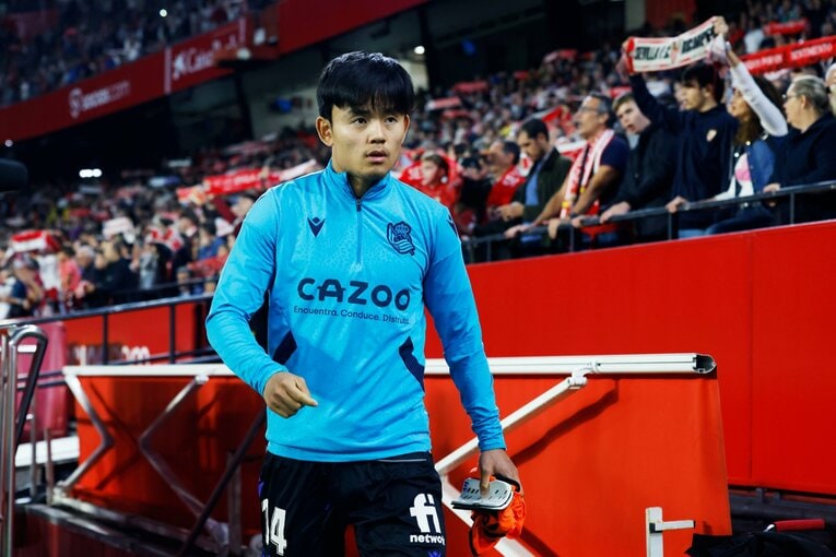 久保建英「脱臼ケガ明け緊急出場」を撮った…W杯へ頼もしい攻撃力と“激論”、気になるのは“ほぼ90分プレー時の疲労感”(8)