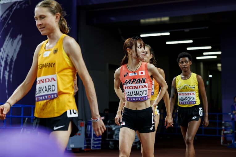 大声援を受けて入場した山本　©Kiichi Matsumoto