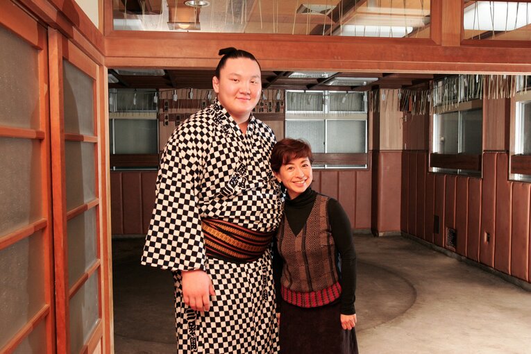 白鵬と阿川佐和子さん　©BUNGEISHUNJU