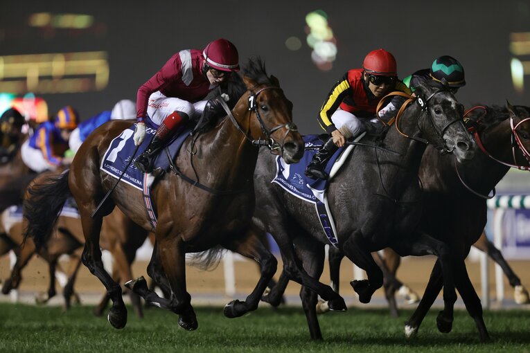 3月に開催されたドバイシーマクラシック。北村友一が駆るクロノジェネシスはフランスダービー馬のミシュリフとの激戦の末クビ差2着　©AFLO