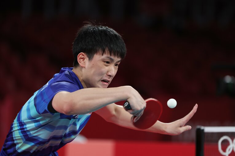 個人戦では4回戦で敗退した張本　©JMPA