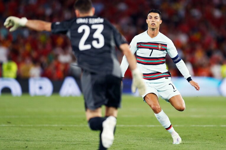 “日本代表が狙うべきスペインの急所”はどこ？ ブスケッツやアセンシオ健在、17歳ガビ急成長で分厚すぎる選手層だが…〈撮影者の証言〉(18)