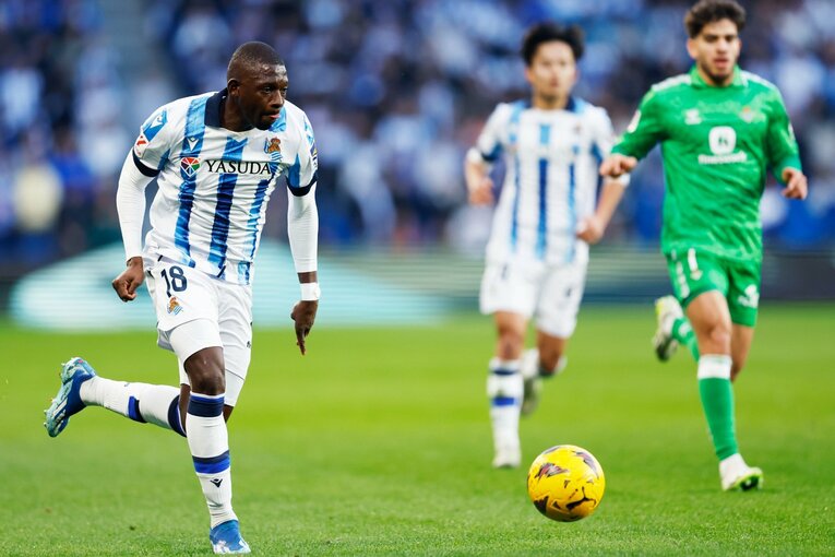 トラオレの馬力あるオーバーラップ　©Daisuke Nakashima