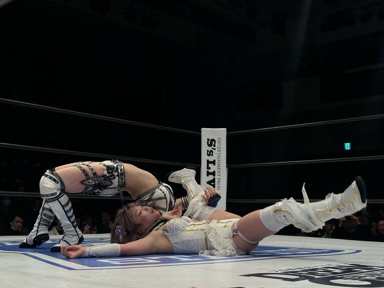 安納サオリvs中野たむ　©Norihiro Hashimoto