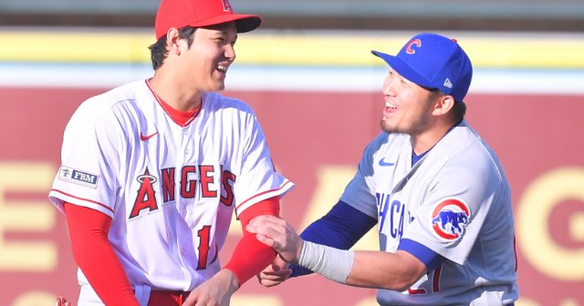 大谷翔平と鈴木誠也の“メジャーでも息ピッタリ”な関係性…話題の釣りパフォーマンス後、取材陣に見せた“大谷イジリ”「翔平にやり返しました」 - MLB  - Number Web - ナンバー