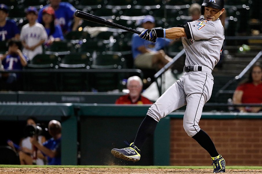イチローが打席で見せた微笑と本気。26年目で初づくしの、1本の安打。<Number Web> photograph by AP/AFLO