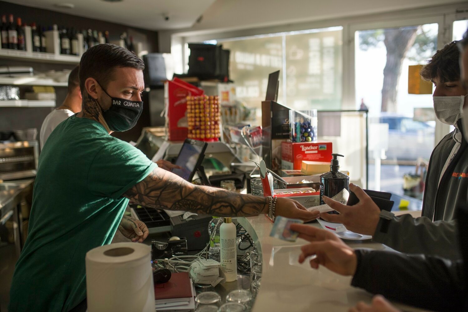 コロナ禍で外食産業は危機に瀕したが、バール文化は生き残った©Getty Images