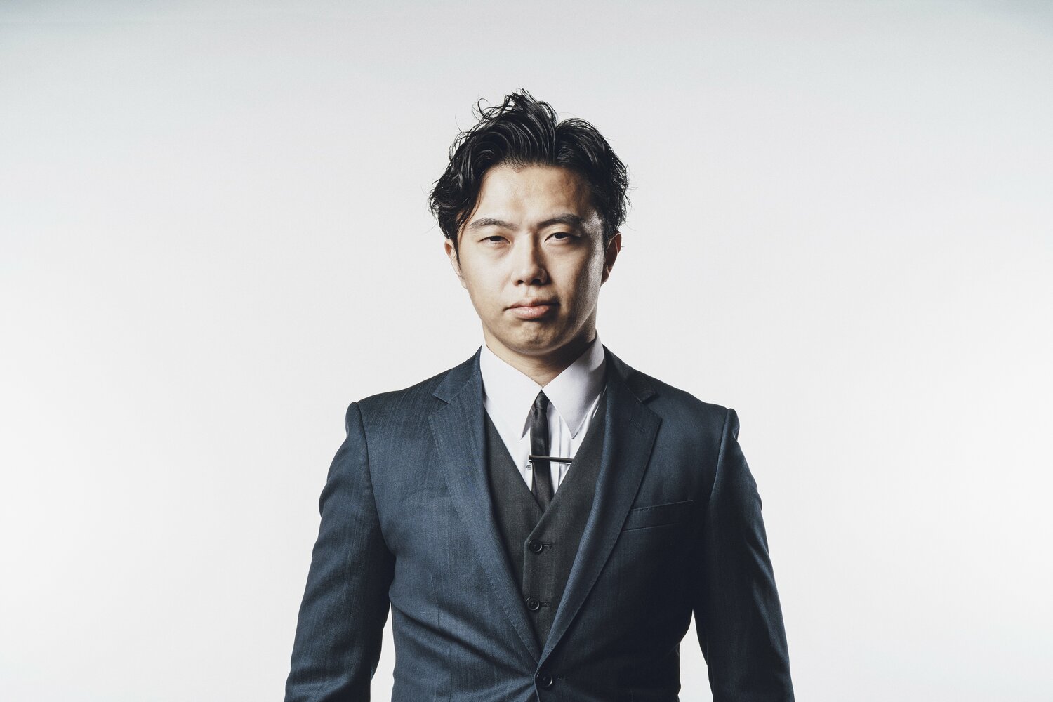 YouTuberであり、サッカークラブのオーナー兼監督でもあるレオザ　写真は株式会社シュワーボ提供