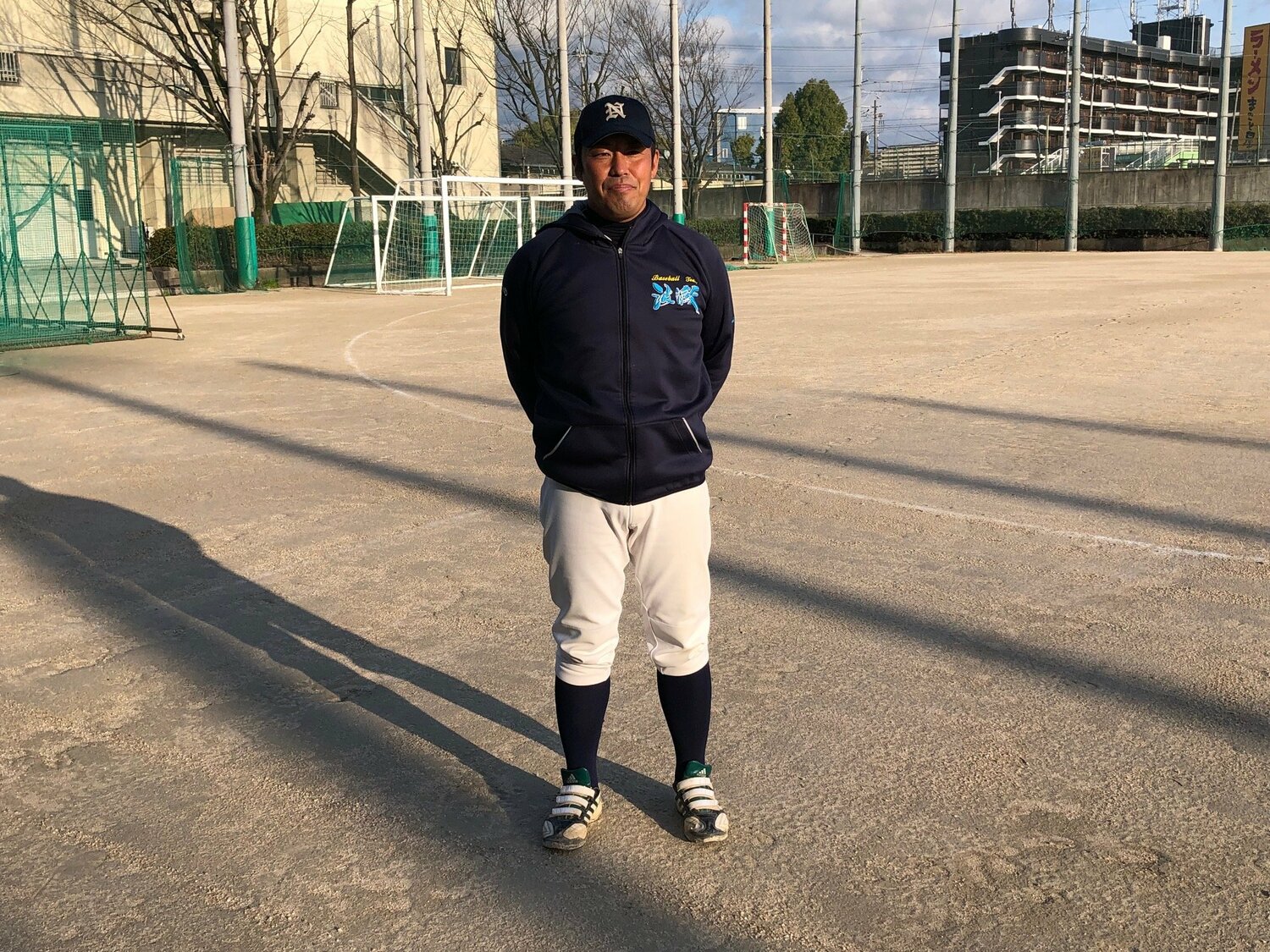 枚方なぎさの磯岡顧問　©Takeshi Shimizu