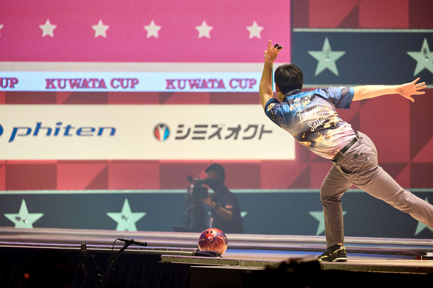 斉藤プロの一投　©Kayo Sekiguchi