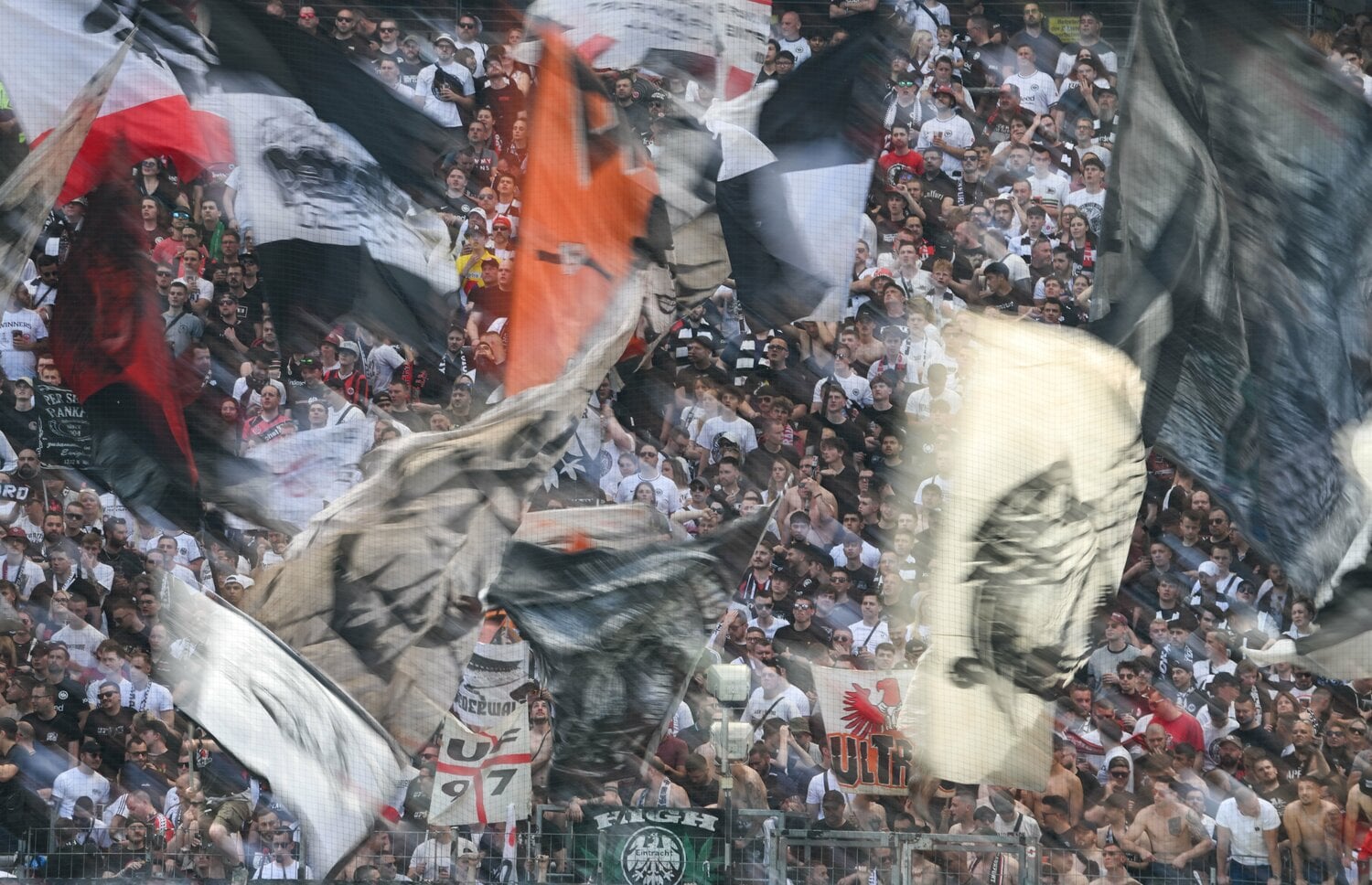 フライブルク戦のファン　©Getty Images