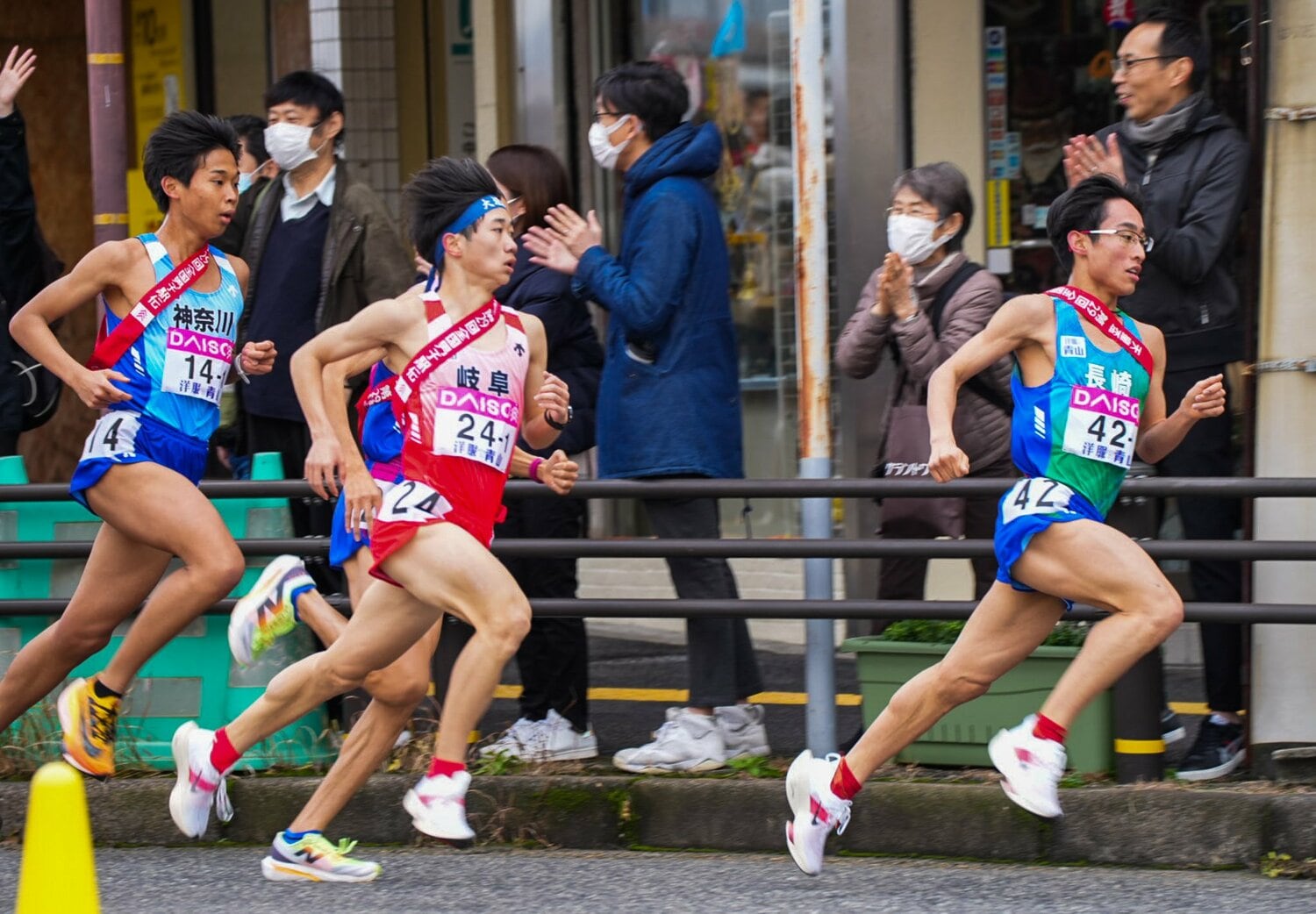最初から最後までレースの主導権を握ったのは川原だった。岐阜の安島も都大路非出場組ながらロード巧者 ©︎Satoshi Wada