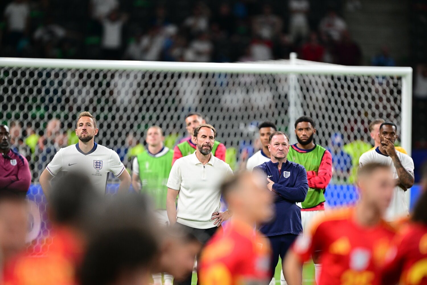 歓喜に沸くスペインと対照的なイングランドイレブン　©Getty Images