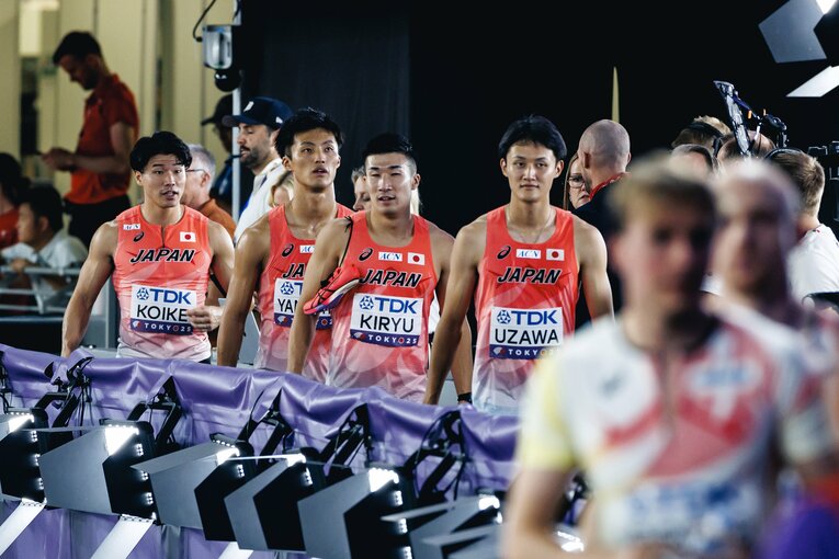 2組3位で予選を通過した400mリレーチーム　©Kiichi Matsumoto