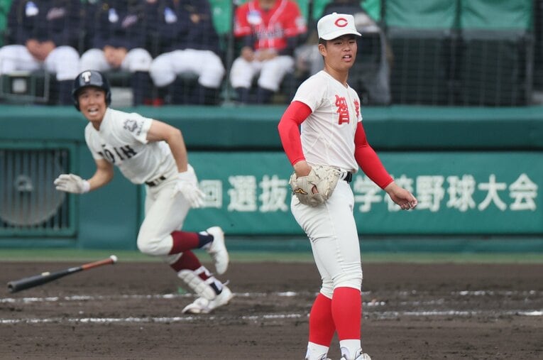 智弁学園の杉本真滉は今大会のセンバツNo.1投手として実力を見せた ／ photograph by JIJI PRESS