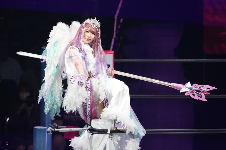 4月23日、横浜アリーナ。中野たむは天使のようなコスチュームで入場