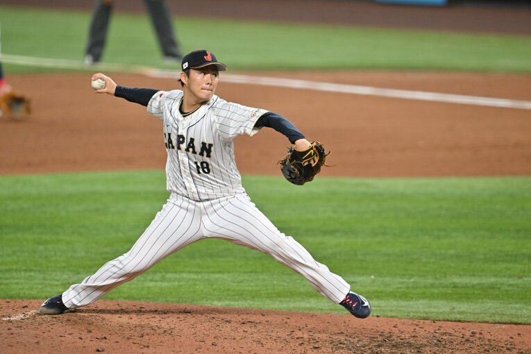 佐々木朗希の次にマウンドへ上がった山本由伸 ©Naoya Sanuki