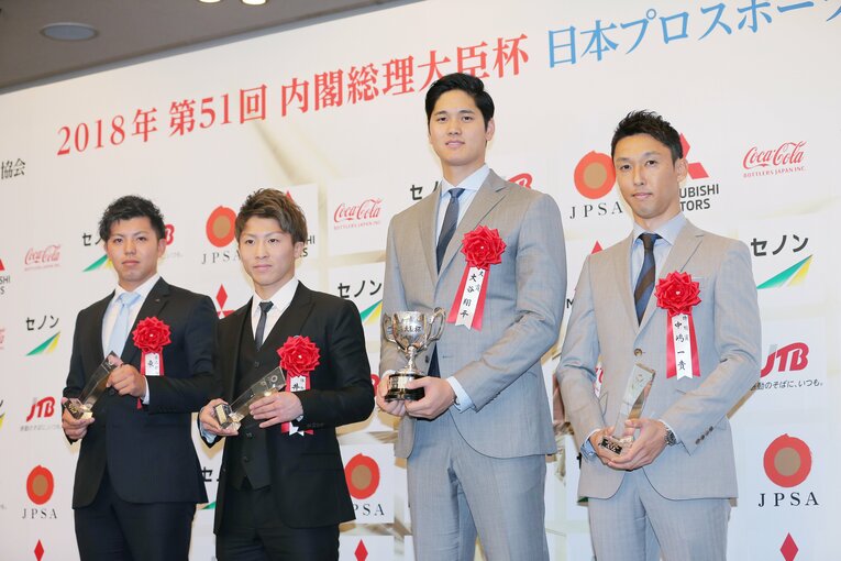 大谷翔平と並ぶ井上尚弥。今年6月にはニューヨークでドジャース戦の始球式登板が予想されている　©JIJI PRESS