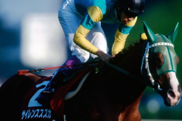 98年、伝説の毎日王冠は武豊騎乗のサイレンススズカがその3強対決を制した ／ photograph by Bungeishunju