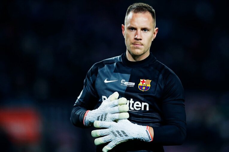 久保建英vsバルサがW杯イヤーのリーガ初戦… 年末の試合で見た「タケの身体の進化」と新星たちの奮起〈撮影者の視点〉(10)