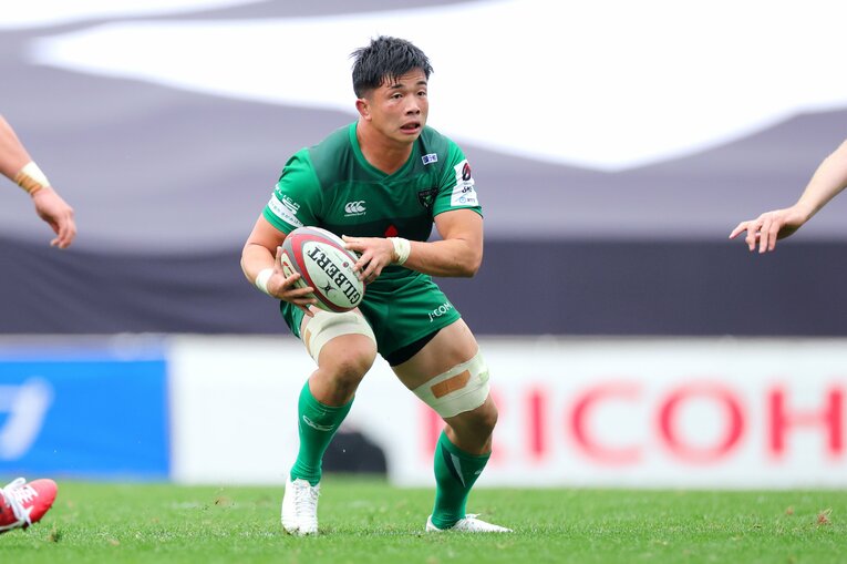 FL 坂本侑翼／三菱重工相模原ダイナボアーズ「小柄だが、大きい猛者を果敢に射止める姿勢がいい。攻撃面は課題だが伸び盛り。今年8月にはバーバリアンズにも選出」©︎Naoki Nishimura/AFLO SPORT