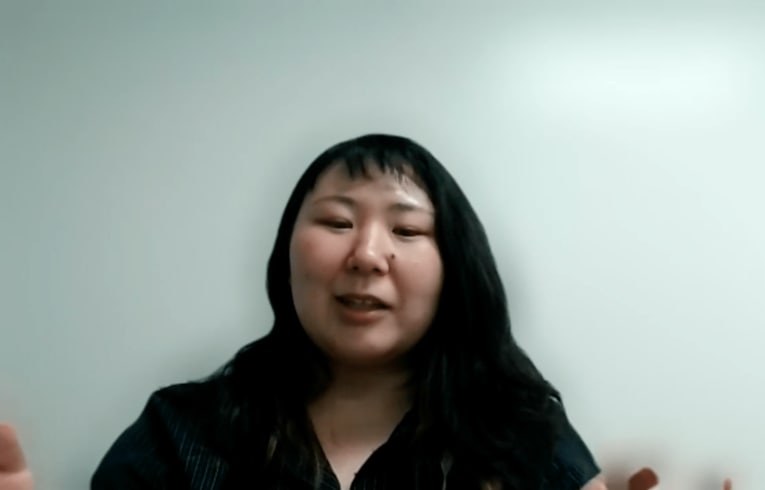 オンラインで取材に応じる今日和さん