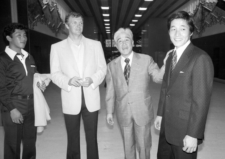 1979年撮影。（左から）栗橋茂、チャーリー・マニエル、西本幸雄、梨田昌孝　©Sankei Shimbun