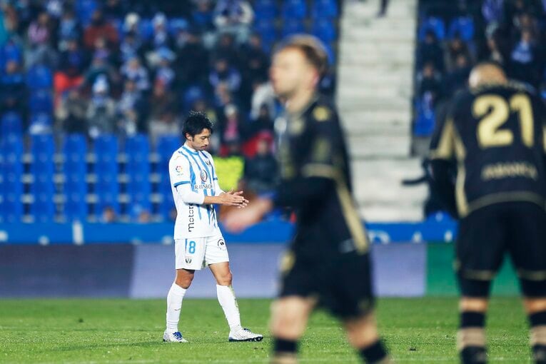 「W杯出番なし」からのリスタート…柴崎岳は今、スペイン2部でどうなっている？“思いを内に秘めたはず”30歳の今を撮った(31)