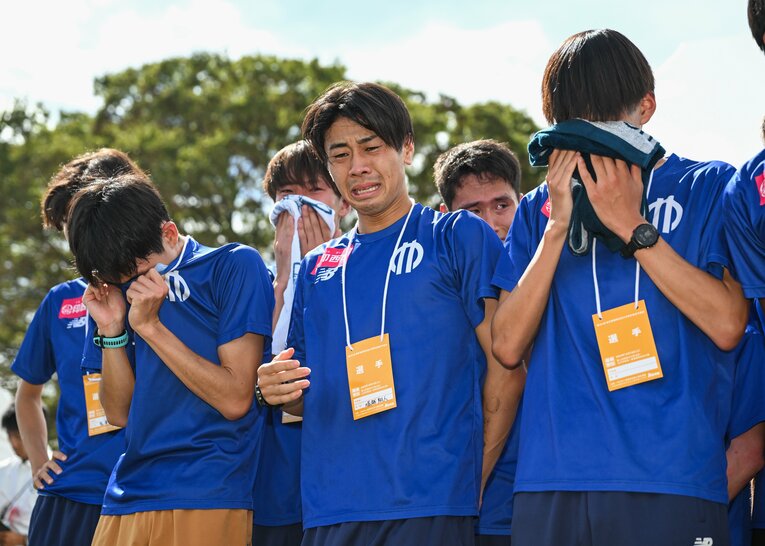 【前回予選会】1秒差の大接戦を制して10位に滑り込んだ順大。選手も思わず安堵の涙 ©Nanae Suzuki
