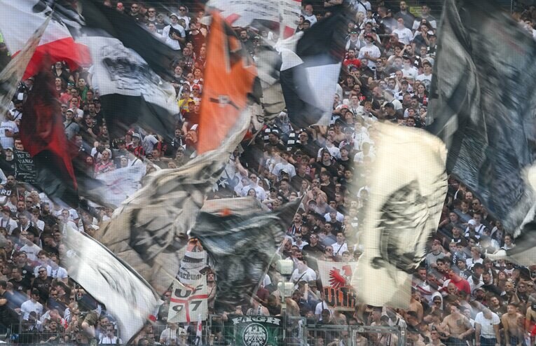 フライブルク戦のファン　©Getty Images