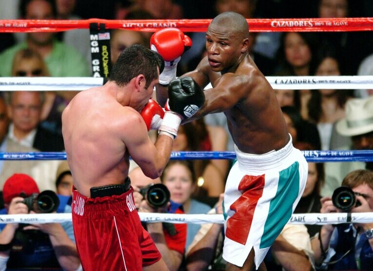 2007年5月、史上初の6階級制覇王者オスカー・デラホーヤに2-1のスプリット判定で勝利　©Naoki Fukuda