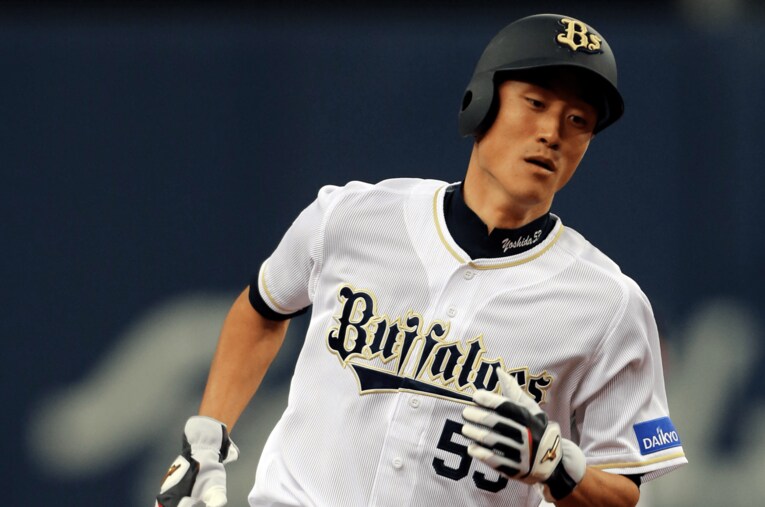 2017年4月1日楽天戦、9回裏に代走として一軍初出場するオリックス吉田雄人（当時21歳） ／ photograph by Sankei Shimbun